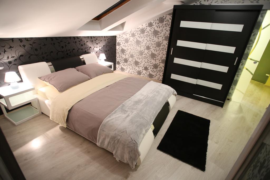 Centrum Lux Apartman Капошвар Екстер'єр фото
