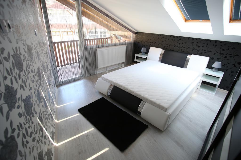 Centrum Lux Apartman Капошвар Екстер'єр фото