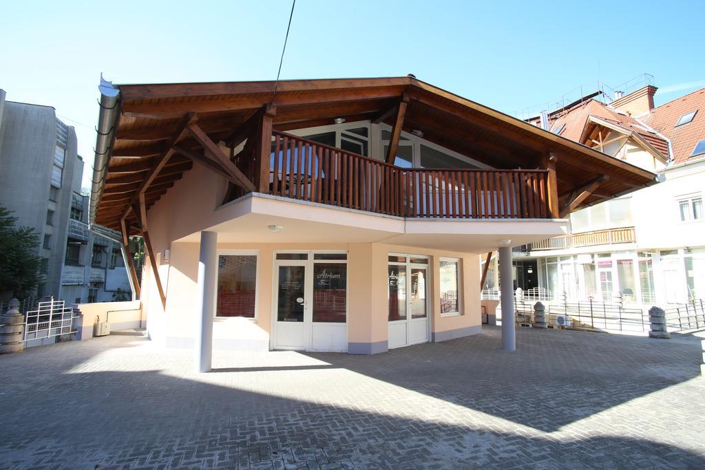 Centrum Lux Apartman Капошвар Екстер'єр фото