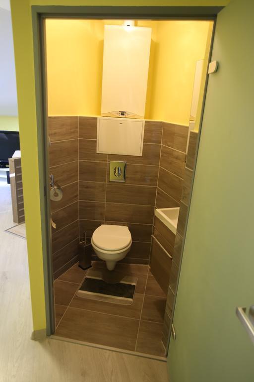 Centrum Lux Apartman Капошвар Екстер'єр фото